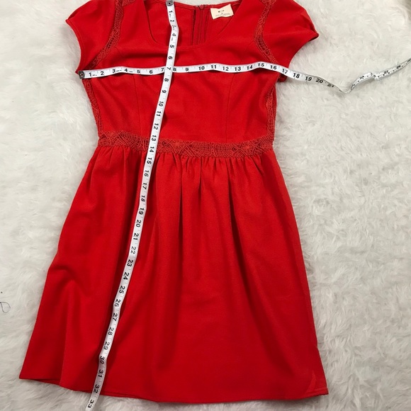 Pins and Needles dress lace peekaboos sz 6 - Picture 7 of 7